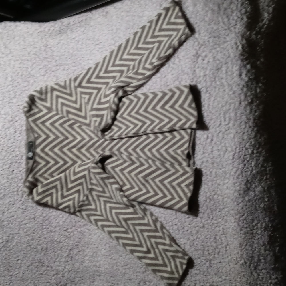 sweater - Picture 4 of 4